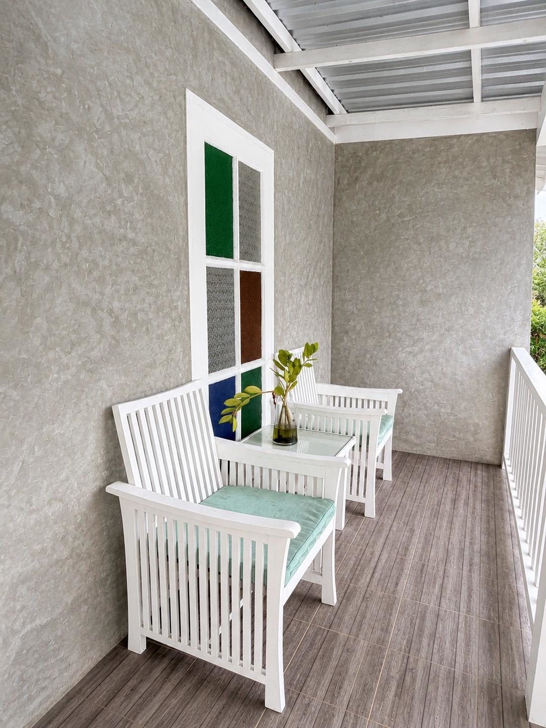 Balcony seating